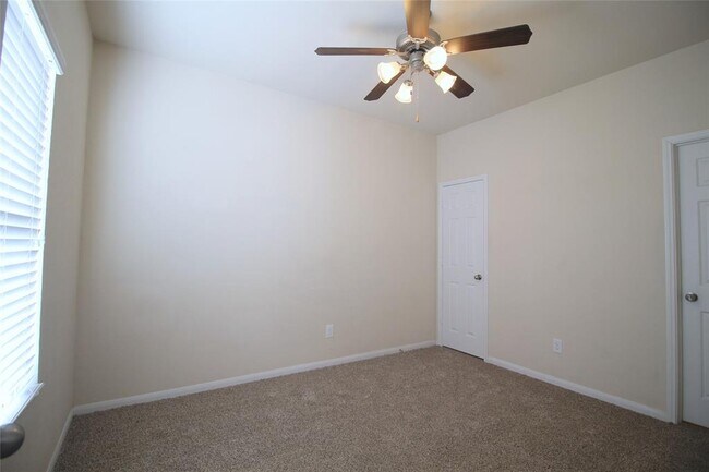 Building Photo - 4910 Hidden Nest Ct