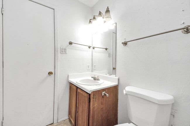 Building Photo - 12667 Windsor Village Dr