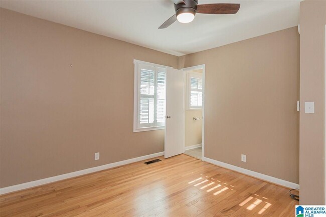 Building Photo - 615 Broadway St