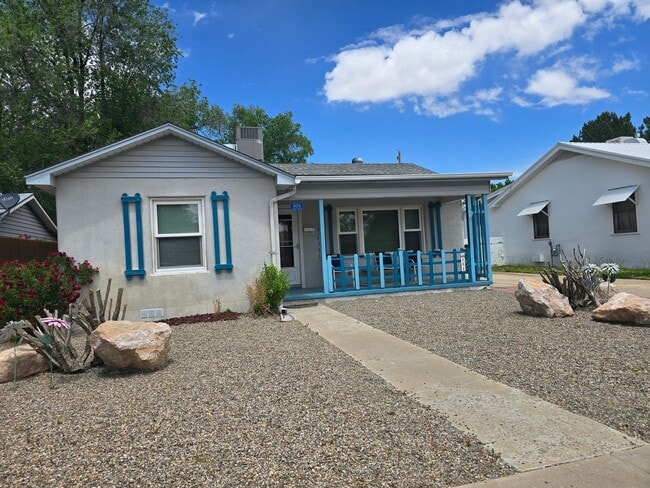 Building Photo - 404 E Hopi St
