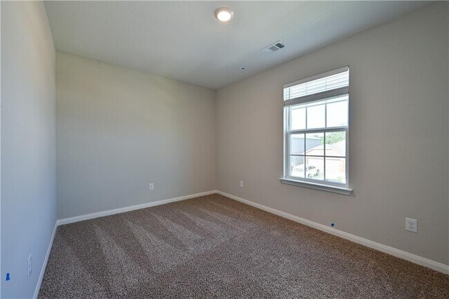 Building Photo - 252 Mount Vernon Way