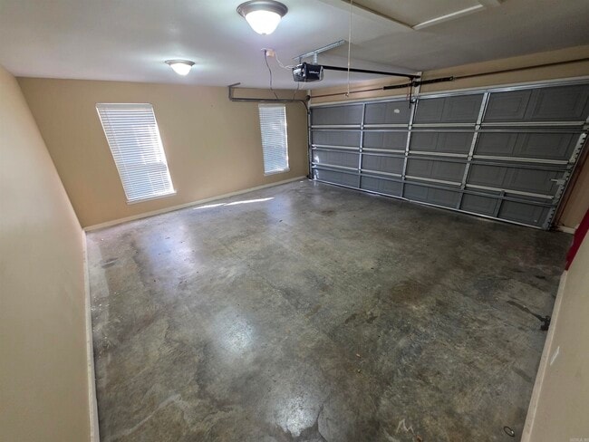 Building Photo - 4102 Stoneybrook Dr