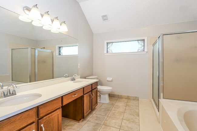 Building Photo - 4670 Shadow Tree Cove