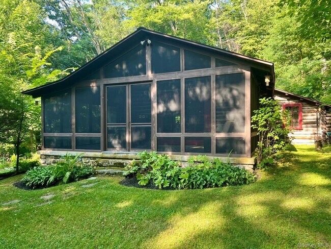 Building Photo - 892 Duell Rd