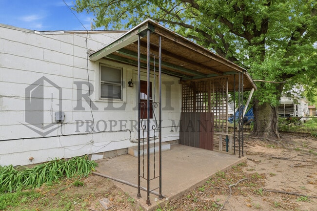 Building Photo - 1718 Walker W St