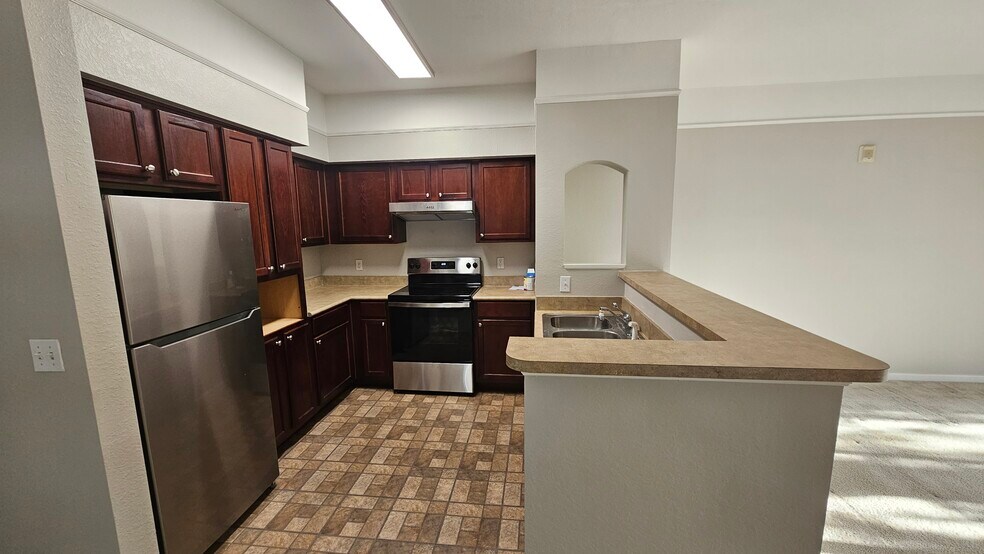 Building Photo - 2801 Chancellorsville Dr