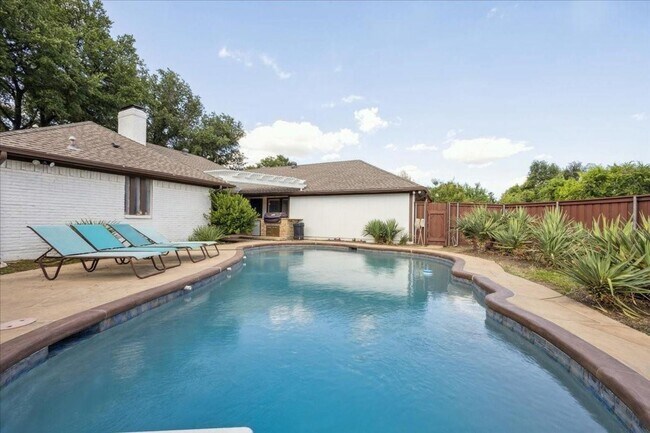 Building Photo - Coming Soon - Carrollton Rental