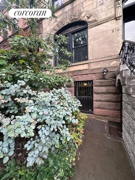 Primary Photo - 578 St Marks Ave