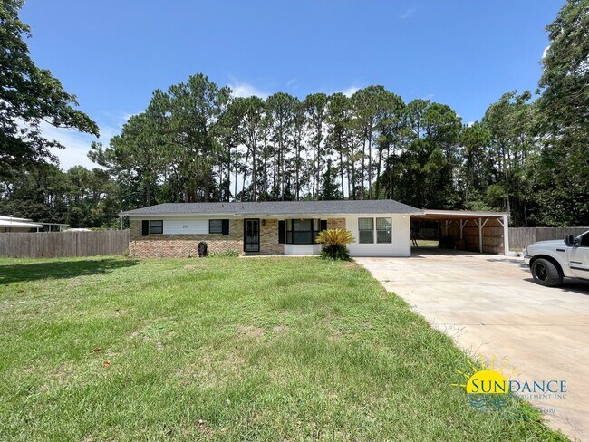 Primary Photo - Beautiful 3 bedroom home that is centrally...
