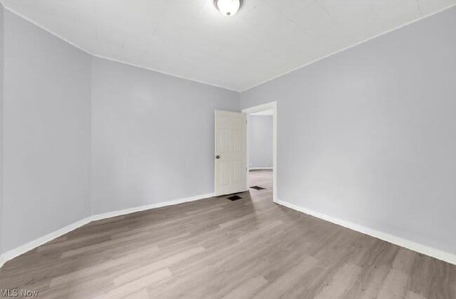 Building Photo - 2056 W 95th St