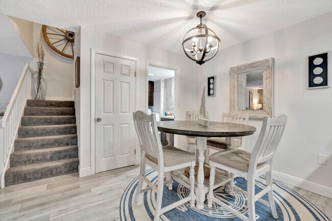 Building Photo - 1209 12th Ct