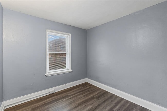 Building Photo - 1215 S Octagon Rd