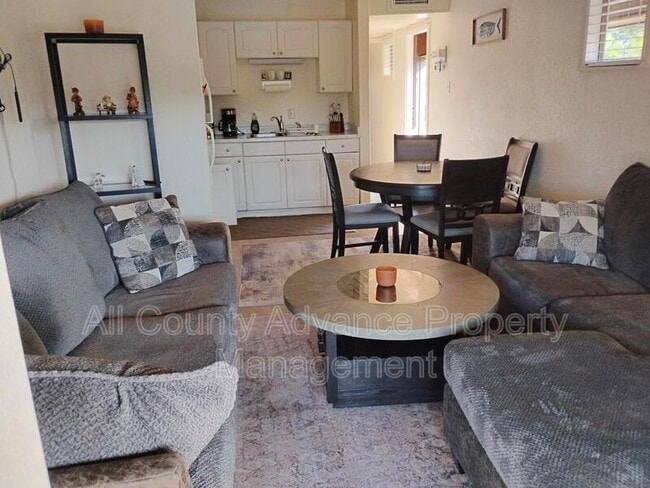 Building Photo - 360 1st Ave N