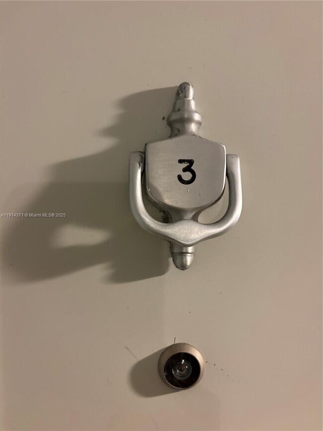 Building Photo - 260 S Cypress Rd