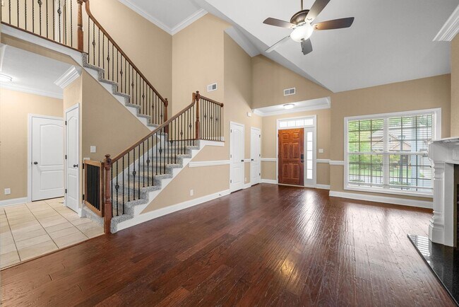 Building Photo - Pet Friendly in Sango!