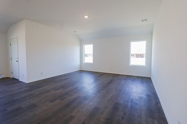 Building Photo - New Build 3 Bedroom Home Available For Immediate Move In!! Robninson Ranch