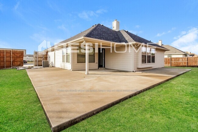 Building Photo - 130 Price Cir