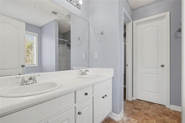 Building Photo - 843 Brandon Dr