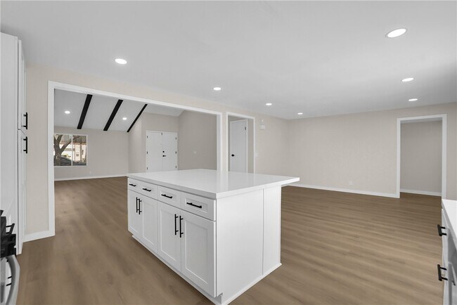 Building Photo - 1242 Sultan Cir