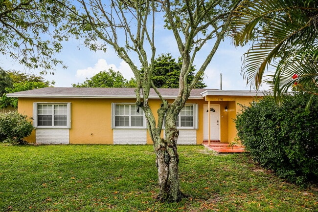 Building Photo - 2730 NW 23rd St