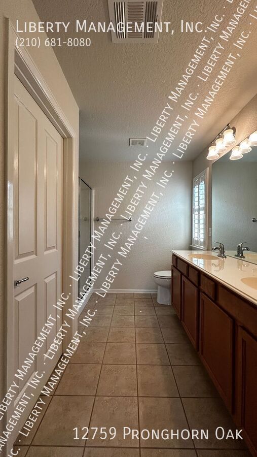 Building Photo - 12759 Pronghorn Oak