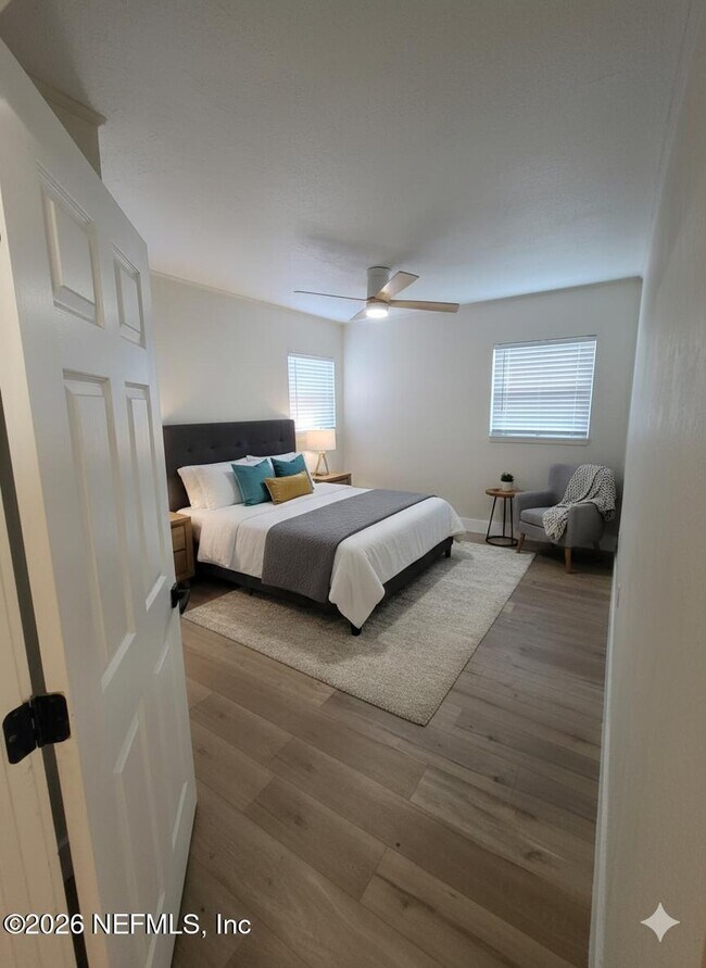 Building Photo - 1857 Brookview Dr S