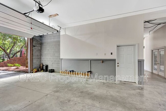 Building Photo - 1392 Eden Rd