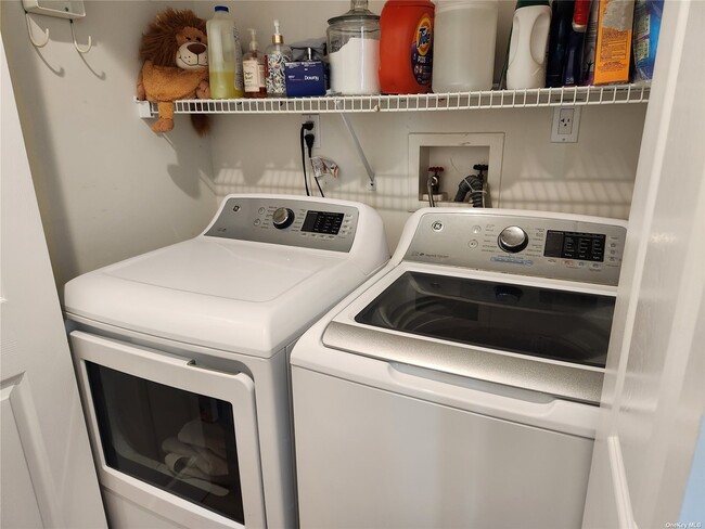 Building Photo - 336 Prairie Ct