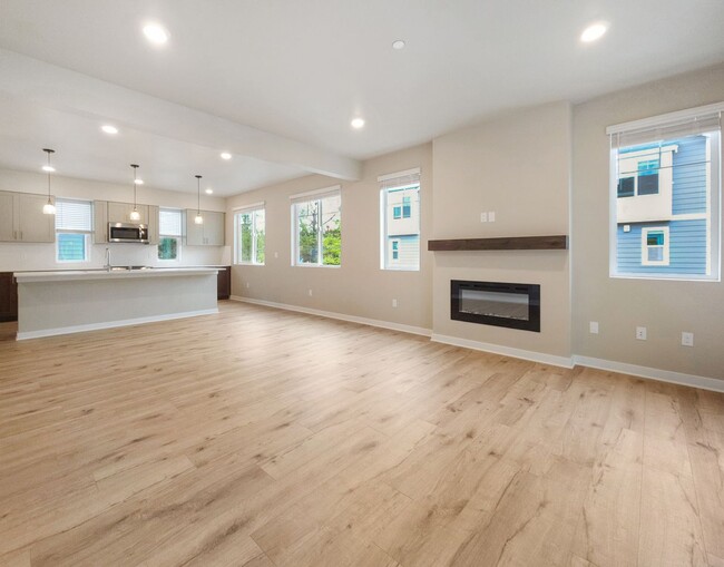 Building Photo - Newly Built 4-Bedroom Townhome with Modern...