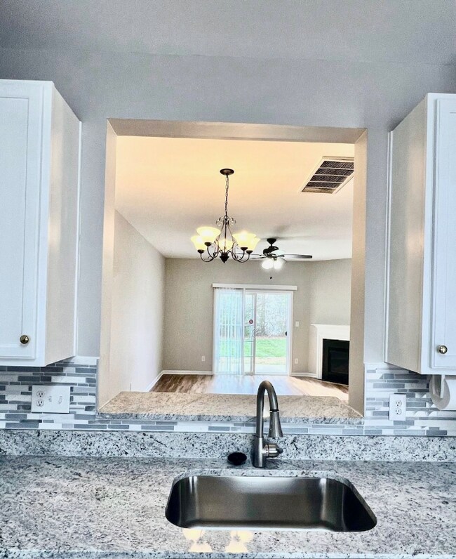 Building Photo - 2852 Summergrove Ct