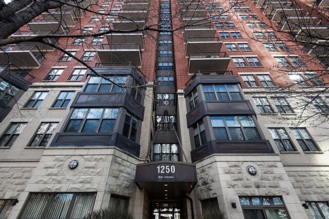 Primary Photo - 1250 S Indiana Ave
