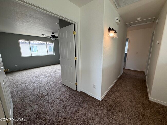 Building Photo - 37 W Camino Rancho Palomas