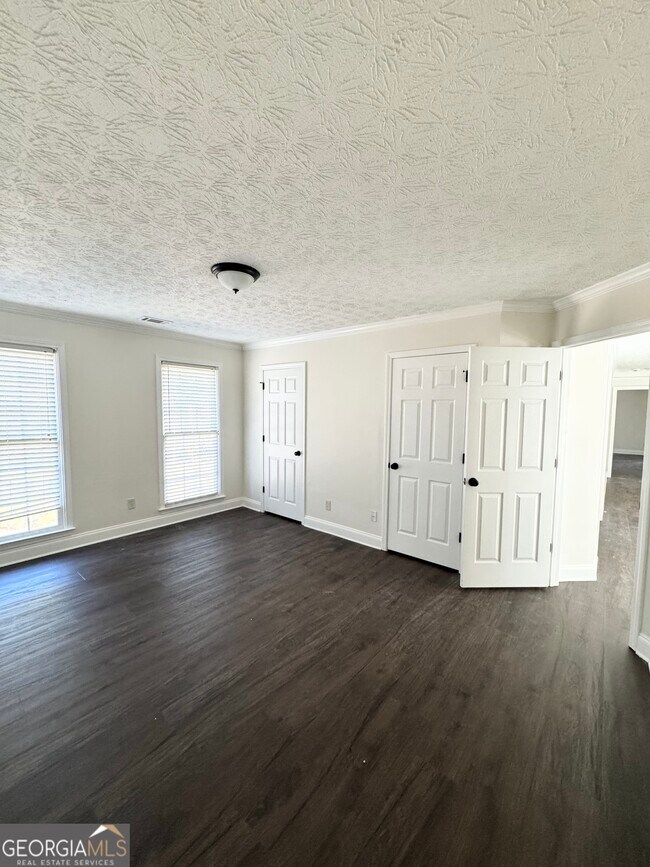 Building Photo - 6284 Southland Ridge