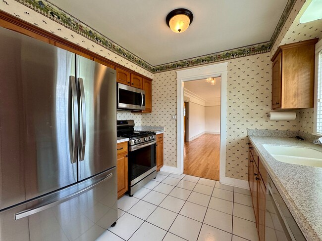 Building Photo - 8829 Greenview Pl