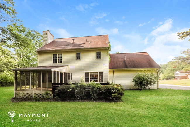 Building Photo - Spacious Brick Home with Classic Charm