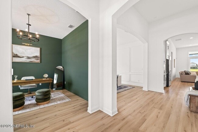 Building Photo - 46 Thatcham Dr