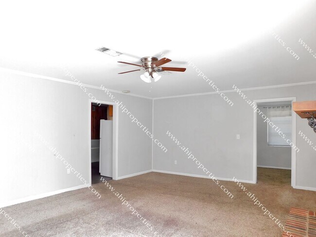 Building Photo - 3520 Royal Crest Dr