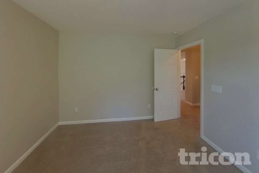 Building Photo - 7457 Mistydawn Dr