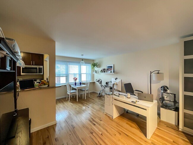 Building Photo - 310 70th St