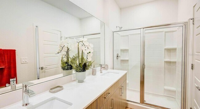 Building Photo - 8044 Gulfstream Ct