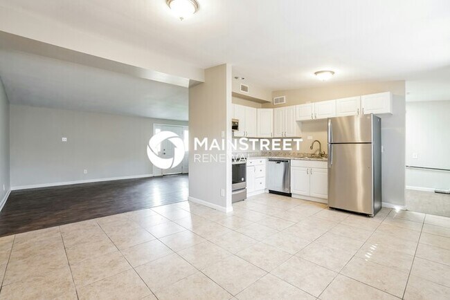 Building Photo - 6910 Woodhurst Dr