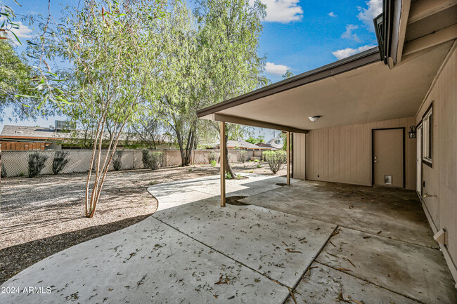Building Photo - 3001 W Muriel Dr