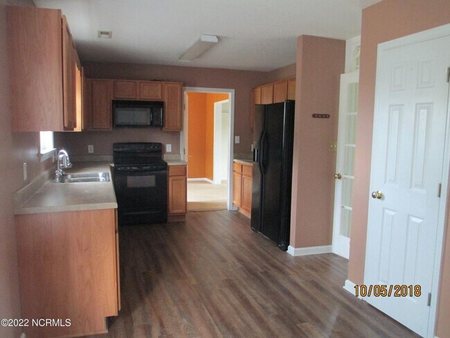 Building Photo - Welcome to Brookstone Crossing!