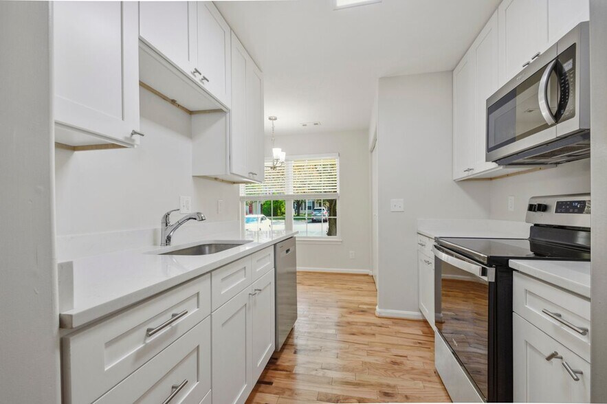 Building Photo - 9922 Matti Hill Ct