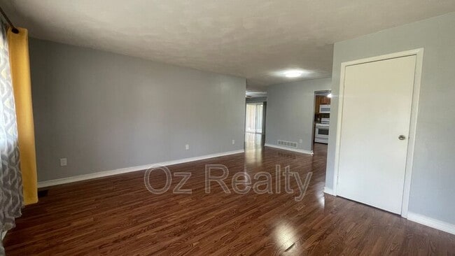 Building Photo - 551 Mallard Rd