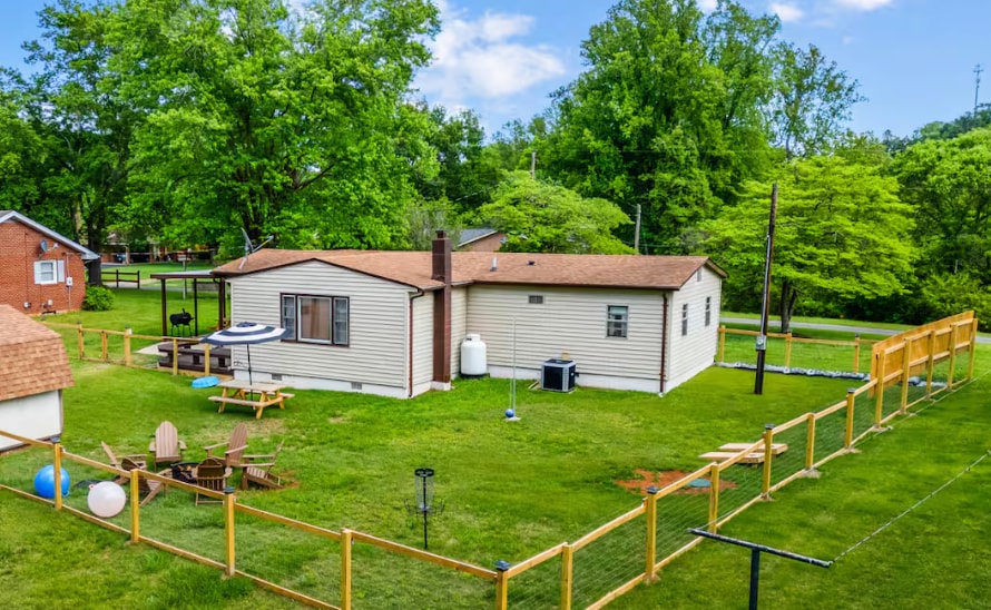 Building Photo - 1100 Rice Ln