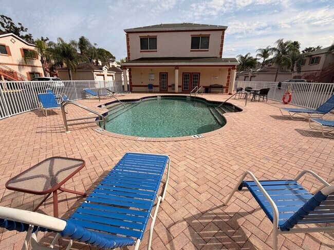 Building Photo - 3980 Mediterranea Cir