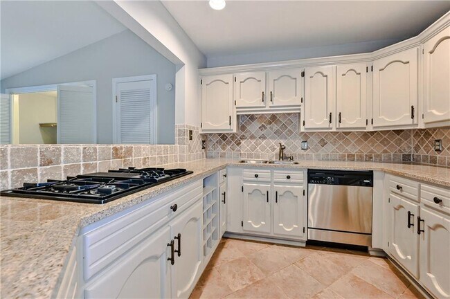 Building Photo - 2454 Drew Valley Rd NE