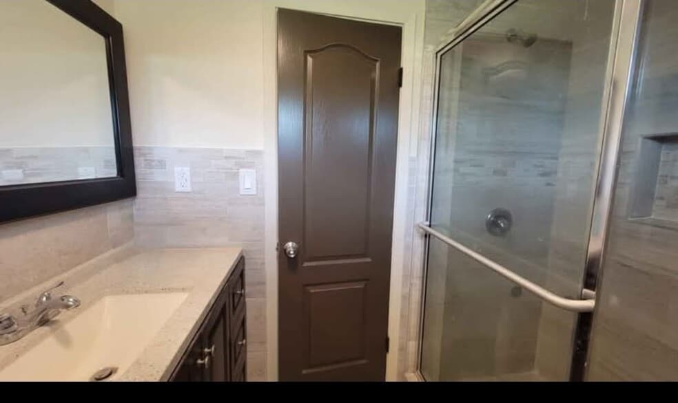 Restroom - 41786 W Expressway 83