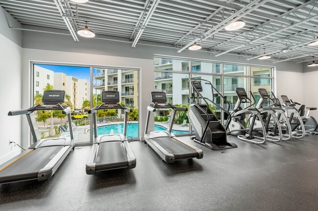 Building Photo - 1709 N Tamiami Trail